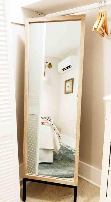Liz Lane Cottage- Entire Guesthouse チャールストン エクステリア 写真