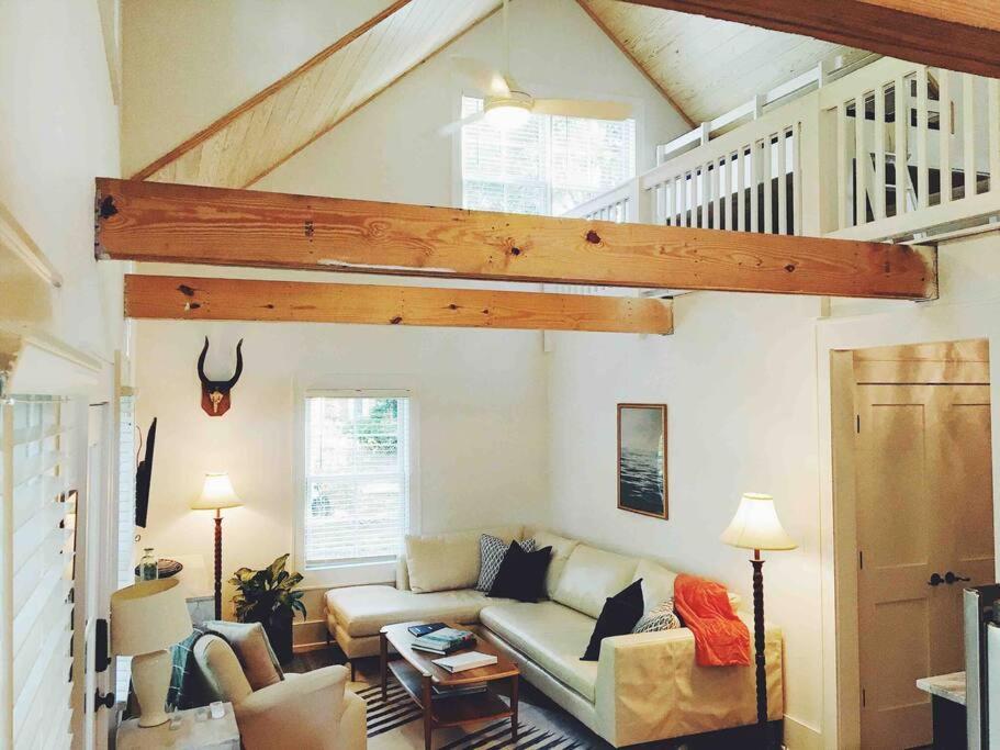 Liz Lane Cottage- Entire Guesthouse チャールストン エクステリア 写真